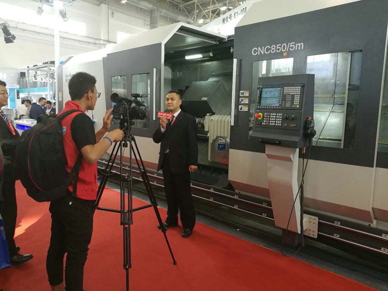 星火機床公司兩種高端產(chǎn)品亮相北京國際機床展 星火機床公司兩種高端產(chǎn)品亮相北京國際機床展