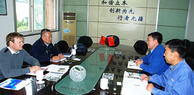 德國(guó)客商來(lái)星火機(jī)床公司洽談強(qiáng)化合作事宜