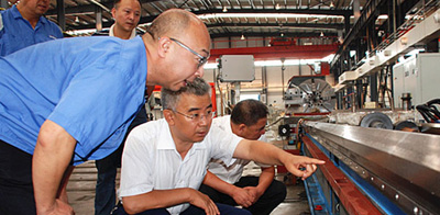 天水市委常委、常務(wù)副市長(zhǎng)趙四輩一行在星火公司調(diào)研