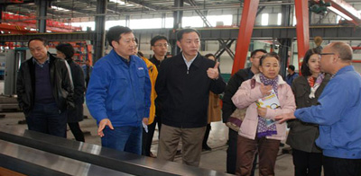 國(guó)家發(fā)改委調(diào)研組來(lái)星火機(jī)床公司調(diào)研