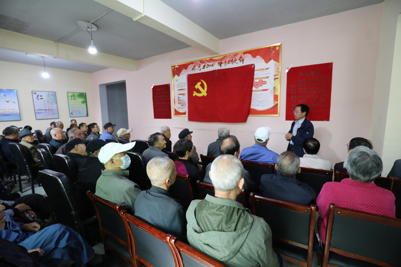 星火機(jī)床公司離退休黨支部舉行活動慶佳節(jié)