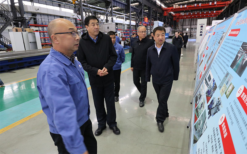 市委常委政法委書記劉天波來星火機(jī)床公司調(diào)研