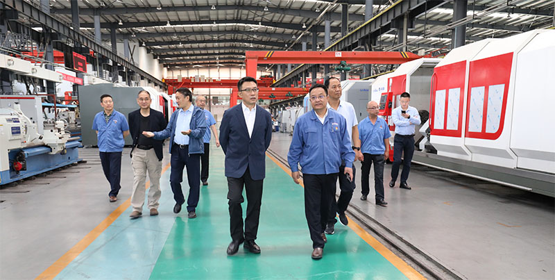 中國(guó)工業(yè)設(shè)計(jì)協(xié)會(huì)領(lǐng)導(dǎo)一行來(lái)星火機(jī)床公司調(diào)研