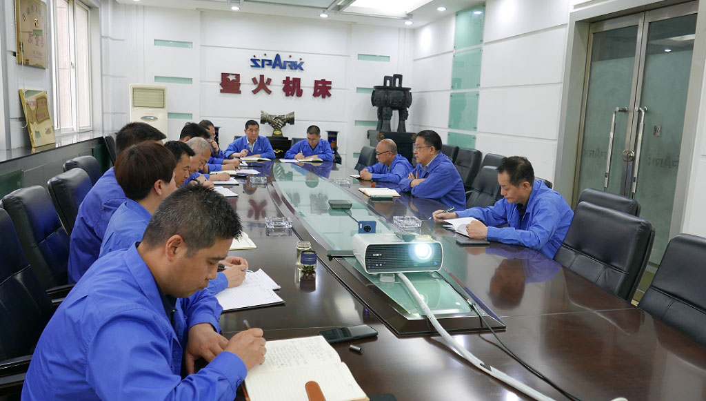 星火機(jī)床集團(tuán)公司黨委理論學(xué)習(xí)中心組專題學(xué)習(xí)黨的二十大報告