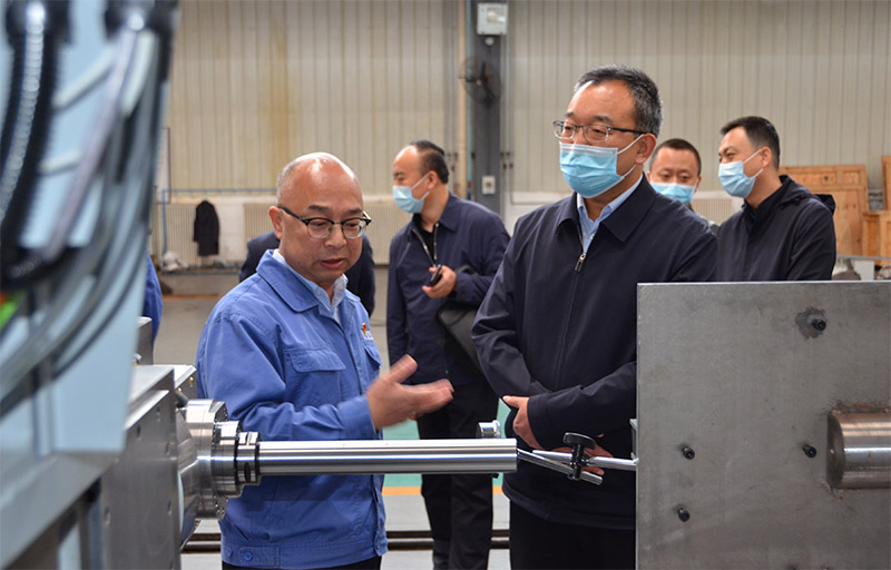 天水市委政策研究室主任薛林榮一行來(lái)星火公司調(diào)研