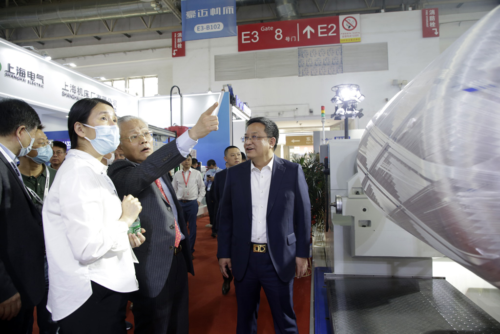 科技部及機(jī)床工具協(xié)會(huì)領(lǐng)導(dǎo)蒞臨星火展位參觀指導(dǎo)