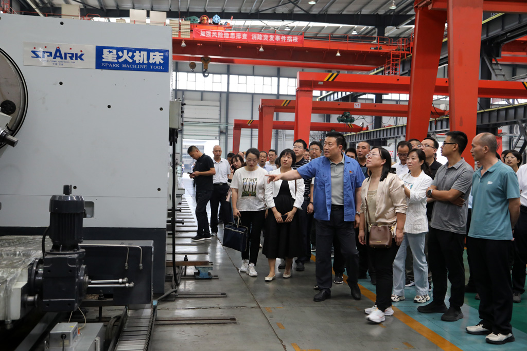 中共天水市委黨校縣級、中青年干部培訓(xùn)班學員來星火公司參觀