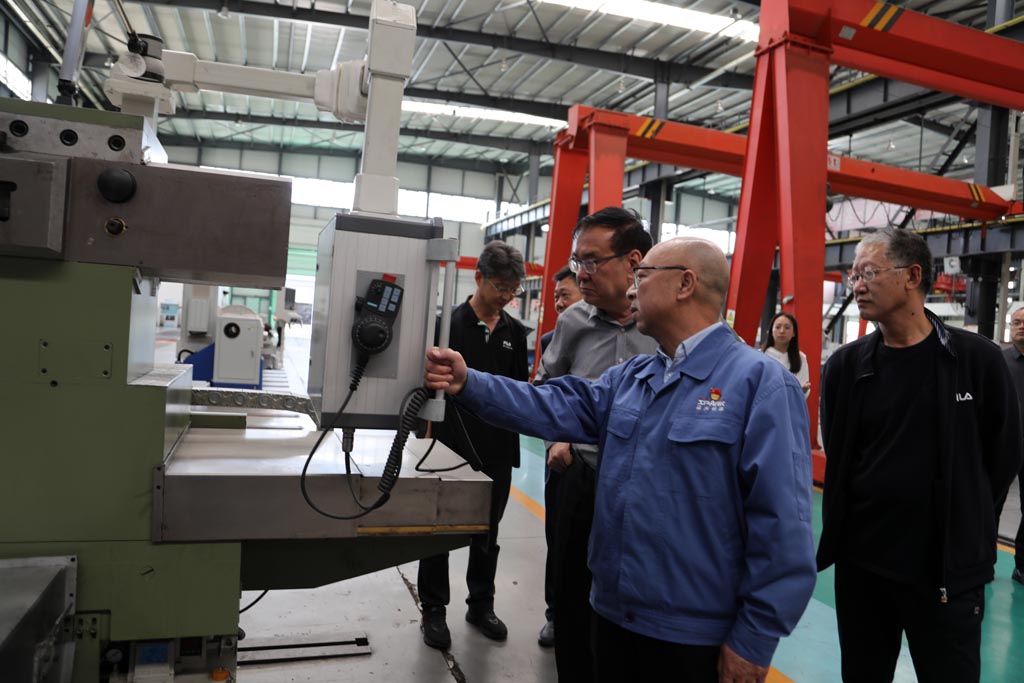 遼寧省朝陽市政協(xié)考察組來星火公司參觀 遼寧省朝陽市政協(xié)考察組來星火公司參觀