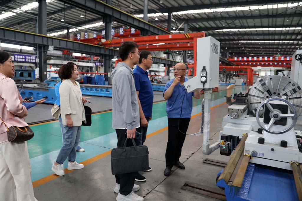 省工信院 省冶金工會相關(guān)部門領導來星火公司調(diào)研