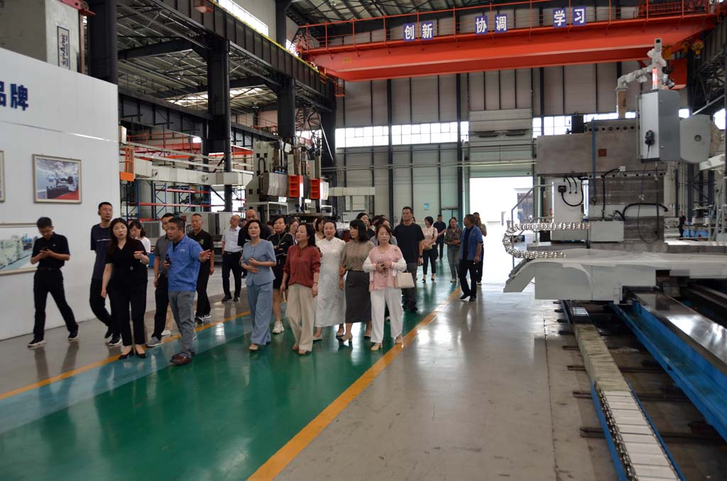 麥積區(qū)委統(tǒng)戰(zhàn)部組織黨外人士來(lái)甘肅星火公司開展培育發(fā)展新質(zhì)生產(chǎn)力調(diào)研