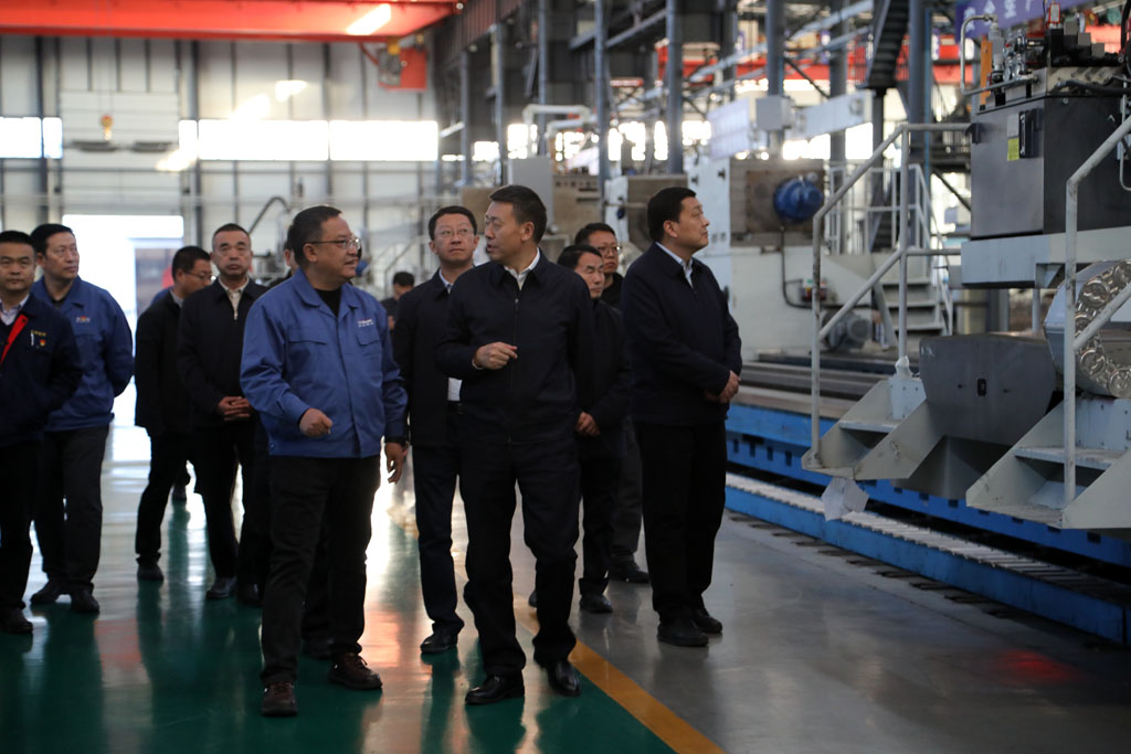 副省長雷思維來星火數(shù)控公司調(diào)研 副省長雷思維來星火數(shù)控公司調(diào)研