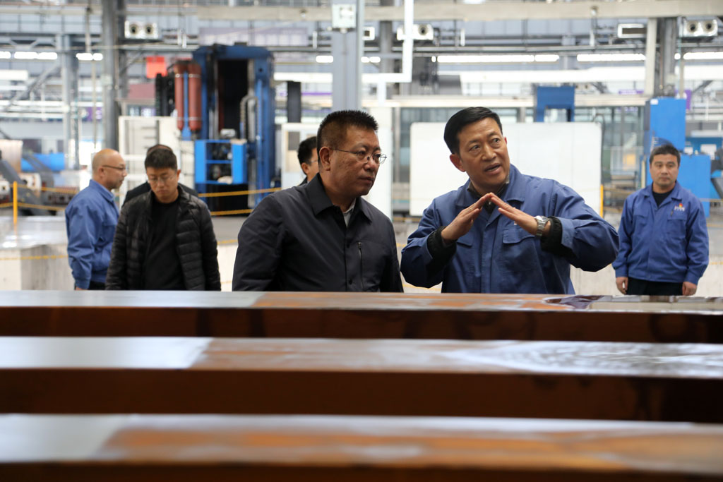 天水市委副書記 市長劉力江在星火數(shù)控公司調(diào)研
