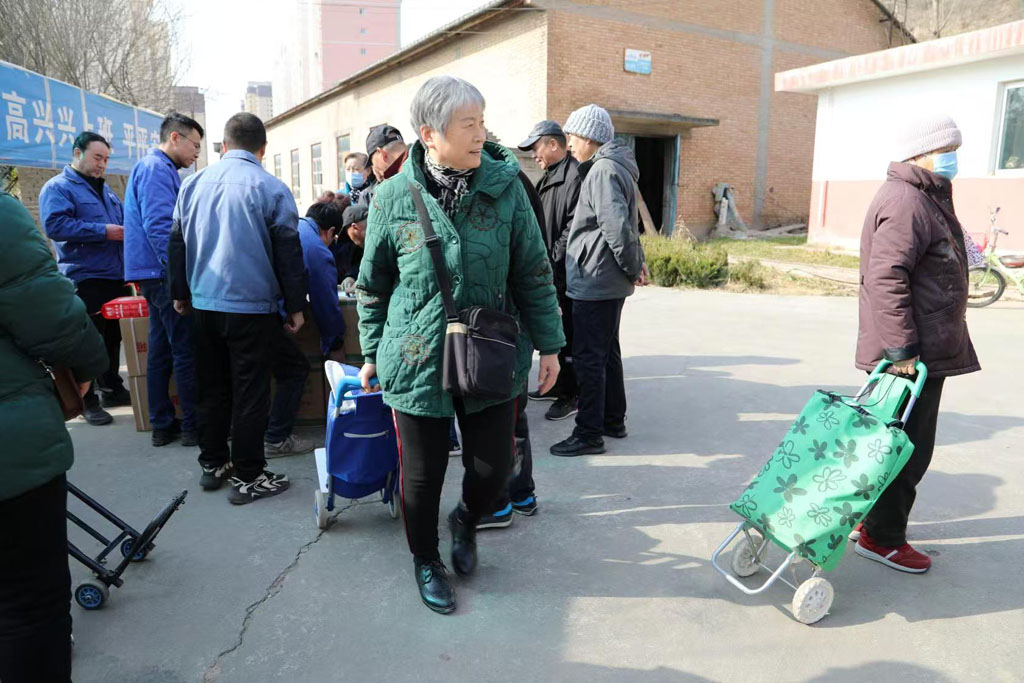 情系職工送溫暖 春節(jié)慰問暖人心 星火機床附件公司開展春節(jié)“送溫暖”活動