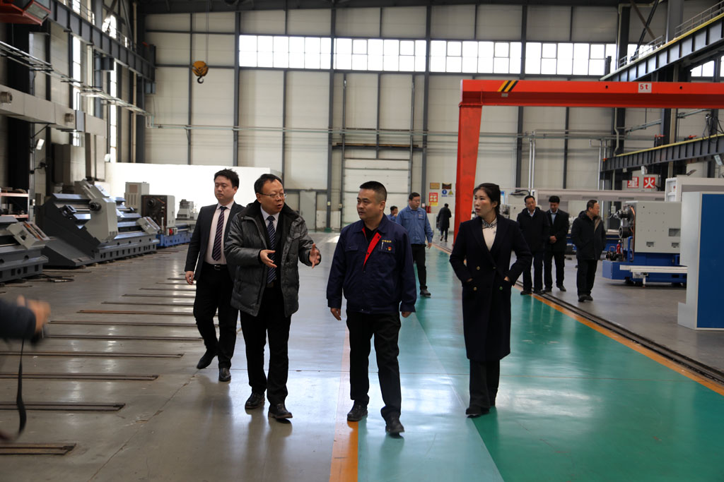 永道控股集團(tuán)總裁文慧銘一行來星火數(shù)控考察