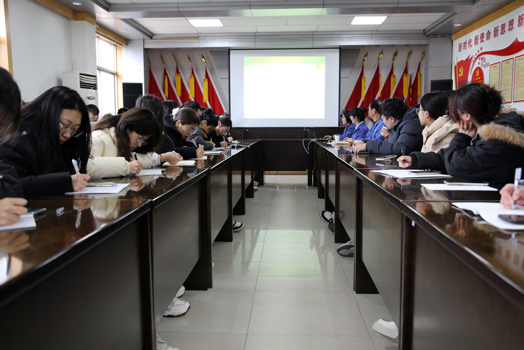 蘭州理工大學(xué)學(xué)生來星火數(shù)控公司實(shí)習(xí) 蘭州理工大學(xué)學(xué)生來星火數(shù)控公司實(shí)習(xí)