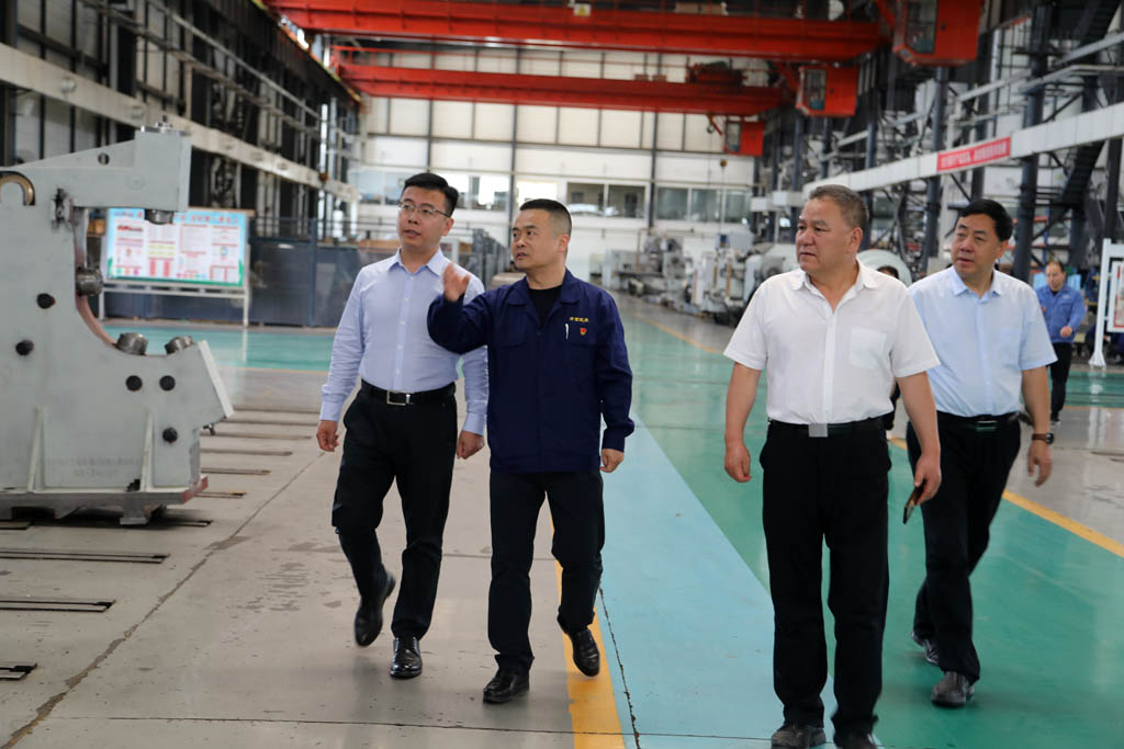 中國中小企業(yè)協(xié)會張少蘋一行到星火數(shù)控考察指導(dǎo)