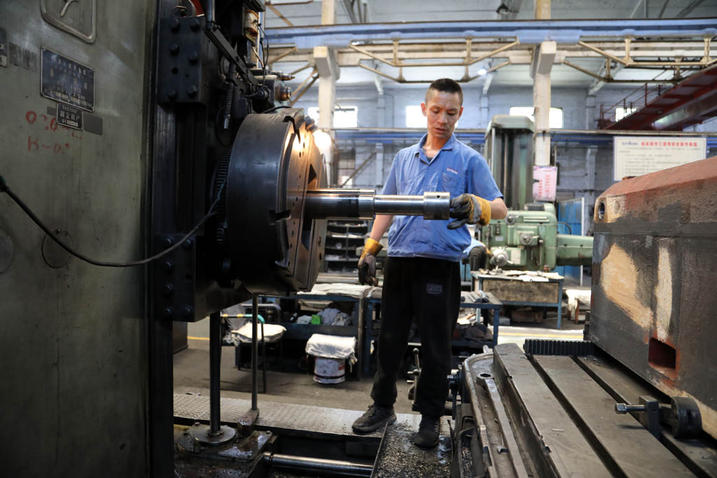 “向勞模學(xué)習(xí)，做時(shí)代工匠”之匠心鑄就卓越實(shí)干詮釋擔(dān)當(dāng) ——— 記星火數(shù)控公司大件加工分廠鏜床工、天水市勞模甄毅博 