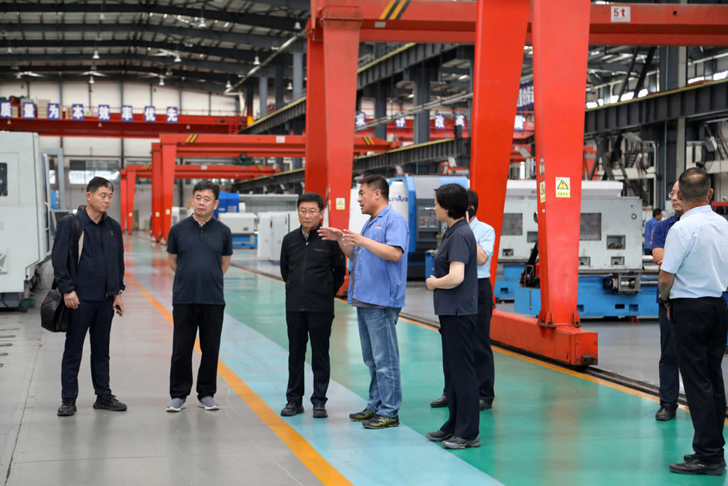 東營市人大常委會領導蒞臨星火數(shù)控公司考察