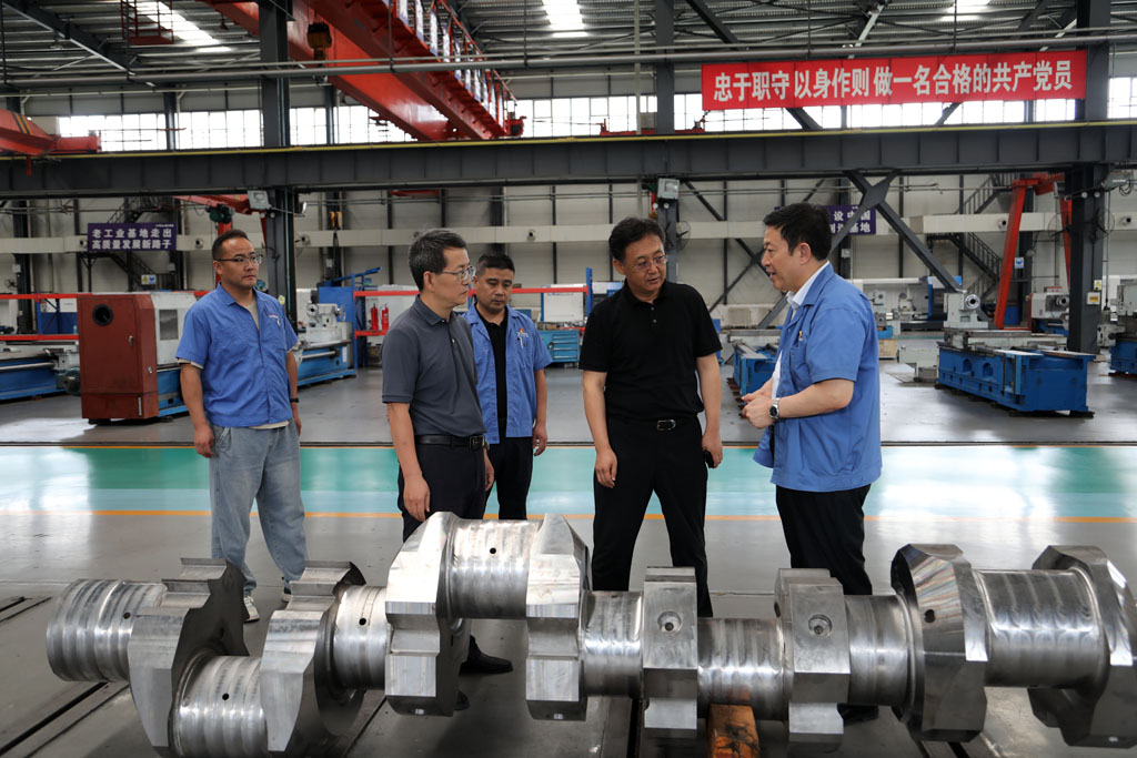 省工信廳副廳長王超蒞臨星火數(shù)控調(diào)研指導(dǎo)