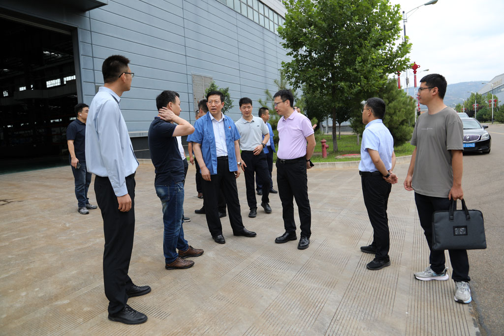 青島雙清成都三是等企業(yè)及清華大學(xué)團(tuán)隊蒞臨星火智能數(shù)控公司考察交流